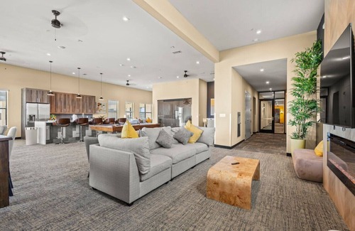 Cedars Apartamento | Spacious 2bdr w/gym, firepit, pooltable Downtown