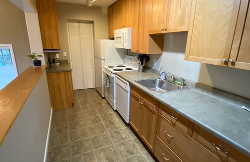 Seattle Apartamento | Spacious 2Bdrm walkable to UW, Shopping and More