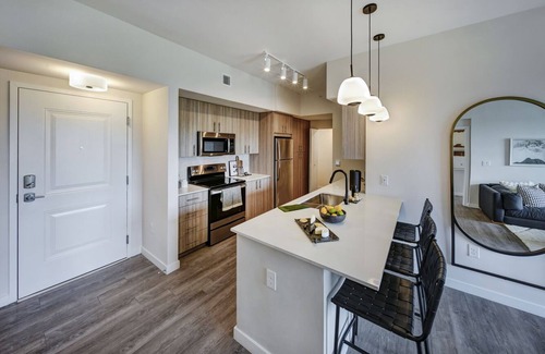 Miami Gardens Apartamento | Spacious 2bedroom apartment walking distance from Hardrock stadium and Casino.