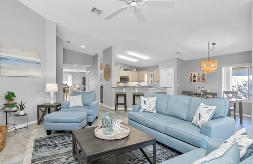 San Carlos Park Condominio | Spacious 2BR, 2BA- Condo in private gated community over looking golf course!
