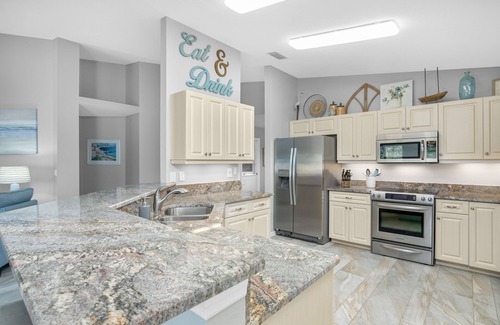 San Carlos Park Condominio | Spacious 2BR, 2BA- Condo in private gated community over looking golf course!