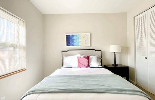 Grand Rapids Apartamento | Manopla | Heritage Hill | Histórico 2 BR / 2BA