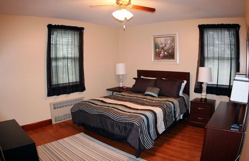 Raritan Casa | Amplio apartamento de 2 habitaciones en Raritan - ¡Totalmente amueblado!