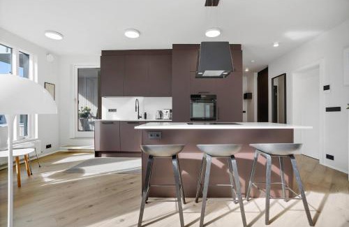 Kopavogur Apartamento | Spacious 2BR Apt with Balcony, Sauna and Free Parking