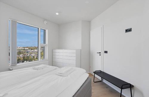 Kopavogur Apartamento | Spacious 2BR Apt with Balcony, Sauna and Free Parking