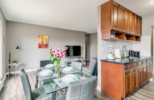 Rosedale Apartamento | Spacious 2BR Apt with King bed - near DT Hamilton!