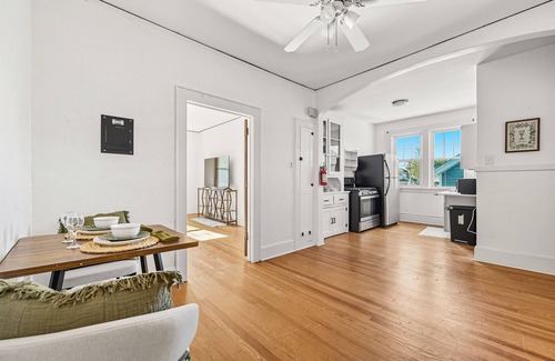 Bloomfield Apartamento | Spacious 2BR Condo Near NYC & Newark