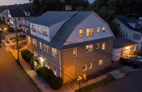 Bloomfield Apartamento | Spacious 2BR Condo Near NYC & Newark