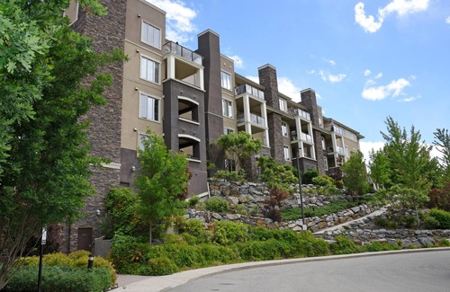 Quail Ridge Condominio | Spacious 2BR & Den - Full Kitchen - Pool Onsite - Golf Courses - Wine Tours