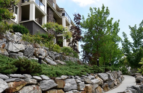 Quail Ridge Condominio | Spacious 2BR & Den - Full Kitchen - Pool Onsite - Golf Courses - Wine Tours