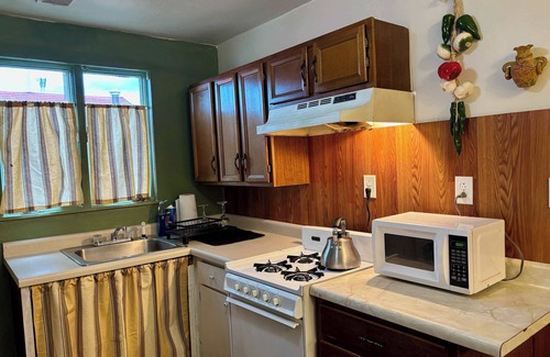 Duquesne Apartamento | Spacious 2BR Getaway - Near City -Easy Parking