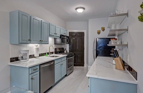 Charlotte Condominio | 518 Lamar #8: Beautiful 1BR in Historic Elizabeth