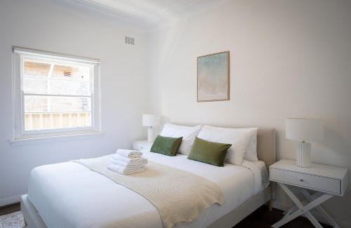 Glebe Casa | Spacious 2BR Retreat with Garden, BBQ & Free Parking