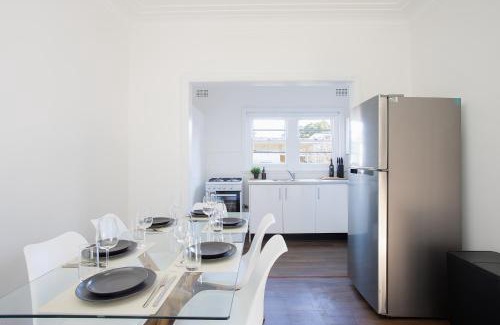 Glebe Casa | Spacious 2BR Retreat with Garden, BBQ & Free Parking