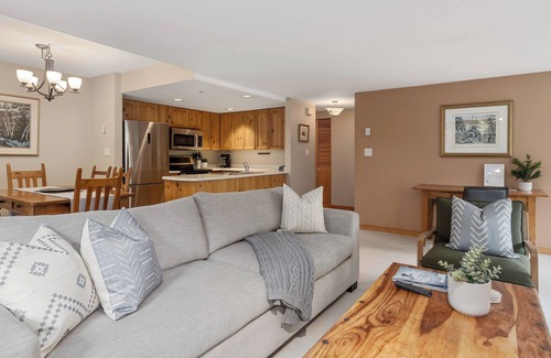 Village North Casa | Spacious 2BR | Steps from Village | Free Parking | Managed By Aloha Whistler