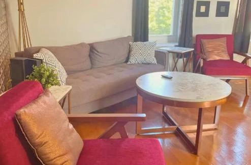 Central West End Apartamento | Spacious 2BR unit near BJ Hospital