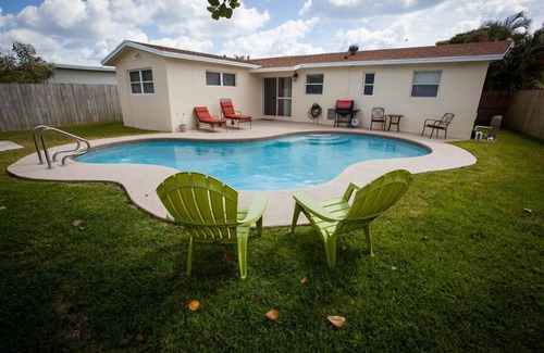 Parker Ridge Casa | Amplia casa privada 3/2 con piscina ubicada a 1 cuadra del parque Dreher