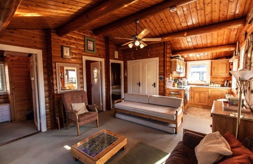 Bronaber Cabina | Spacious 3 Bed Log Cabin in Snowdonia