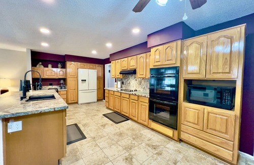 Mountain Home Casa | Spacious 3 bed, 2 bath home, 5 min to town square, close to Baxter Hospital