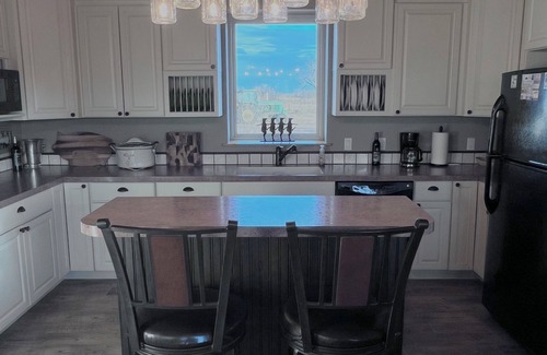 Wray Casa | Spacious 3 bed, 3 bath Eastern Colorado Farmhouse Retreat