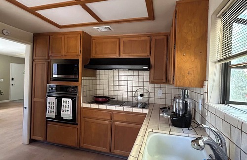Estates at Canyon Crest Casa | Spacious 3 Bed, 3 Bath Home w/Yard Pet & Family Friendly Ideal for 30+ Day Stays