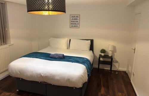 Edgbaston Apartamento | Spacious 3-bed apartment close to Birmingham City with free parking with Netflix contractor stays welcome