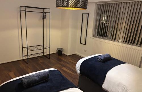 Edgbaston Apartamento | Spacious 3-bed apartment close to Birmingham City with free parking with Netflix contractor stays welcome