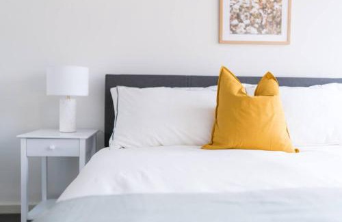 Wolli Creek Apartamento | Spacious 3 bed apartment near airport with parking