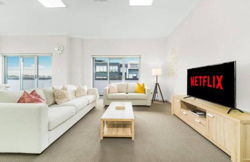 Wolli Creek Apartamento | Spacious 3 bed apartment near airport with parking