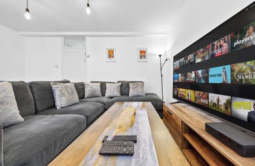 Haggerston Apartamento | Spacious 3-Bed Apt near Shoreditch with Parking