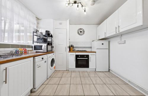 Haggerston Apartamento | Spacious 3-Bed Apt near Shoreditch with Parking