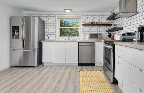 Ameliasburgh Casa | Spacious 3-Bed County Getaway!