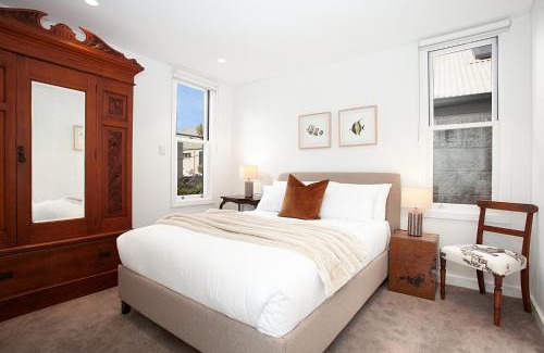 Balmain Casa | Spacious 3-Bed Family House with Courtyard