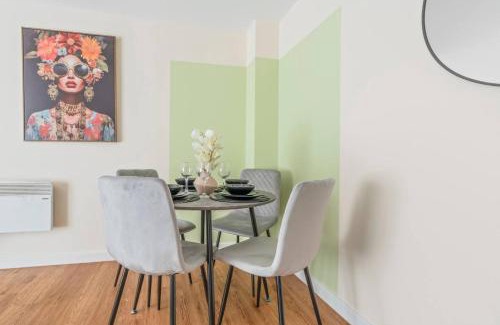 Leicester City Centre Apartamento | Spacious 3-Bed Ground Floor Apartment in Central Location, Family Friendly, Free Wi-Fi, Sleeps 7