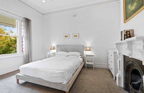 Kensington Casa | Spacious 3-Bed Home near Flemington Racecourse