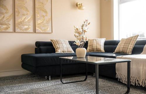 Glasgow Casa | Spacious 3 Bed Home in Glasgow City With Free Parking
