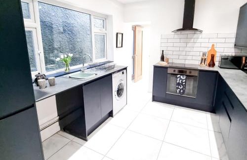 Castle Apartamento | Spacious 3 Bed Home in the heart of Swansea