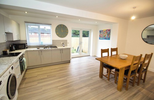 Ridgeway Casa | Spacious 3 Bed House - Newly Refurbished
