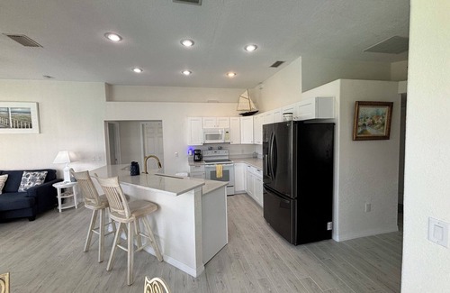 Long Meadow Casa | Spacious 3-Bed Oasis with Granite Finishes & Pool