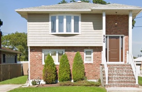 Alden Manor Apartamento | Spacious 3 bed unit in the heart of Elmont. Fully renovated with new furniture.