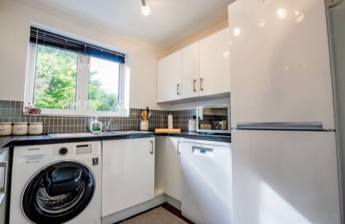 Worcester Casa | Spacious 3 Bedroom Home with Parking