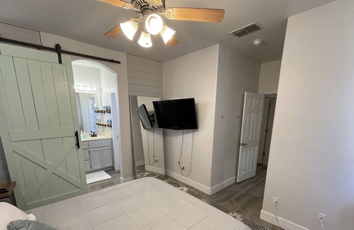 West Sacramento Casa | Spacious 3 bedroom 2 bath house. Quiet cul-de-sac, 15 minutes from downtown.