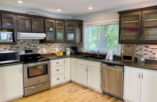Bobcaygeon Casa | Spacious 3-Bedroom Main House in Bobcaygeon #12
