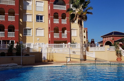 Los Alcázares Apartamento | Amplio apartamento de 3 dormitorios y 2 baños - complejo de Puerto Marina con vistas a la piscina