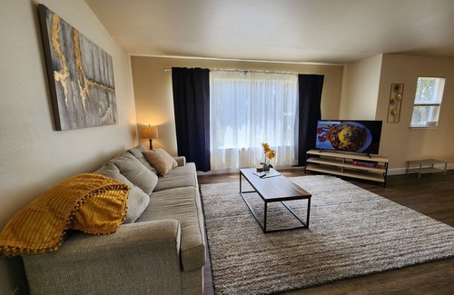 McKinleyville Casa | Spacious 3-Bedroom Eucalyptus House