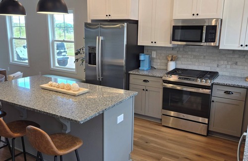 Normal Casa | Spacious 3-bedroom townhome just minutes from downtown Hsv, Redstone Arsenal.