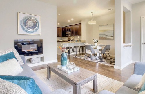 Twin Lakes Casa | Spacious 3 Bedroom,10 mins to downtown Denver, 25 mins to Boulder w/ WFH setup