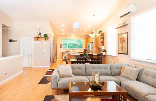 Brighton Apartamento | Spacious 3 bedroom 2 bath Seattle Home