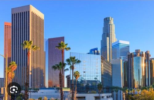 Los Angeles Apartamento | Spacious 3 Bedroom 2 Bathroom Apartment with Free Onsite Parking