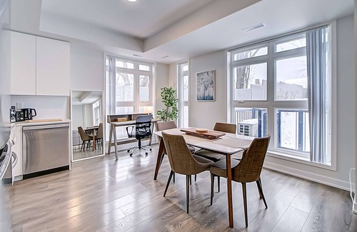 Toronto Casa | Spacious 3 Bedroom 3 BA near Yorkdale Mall